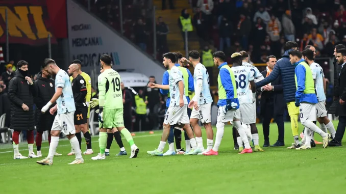 demirspor-walk-out-250209g-1200