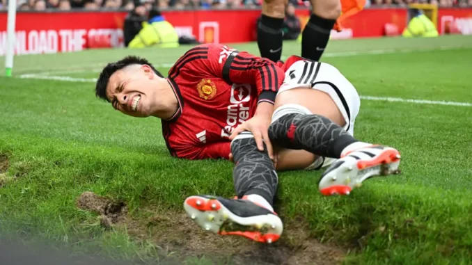 lisandro-martinez-injured-240204g1200
