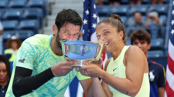 sara-errani-and-andrea-vavassori-pose-240905g1200