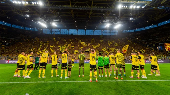 borussia-dortmund-fans-240824g1200