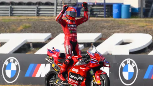 marc-marquez-25-03-g-1200