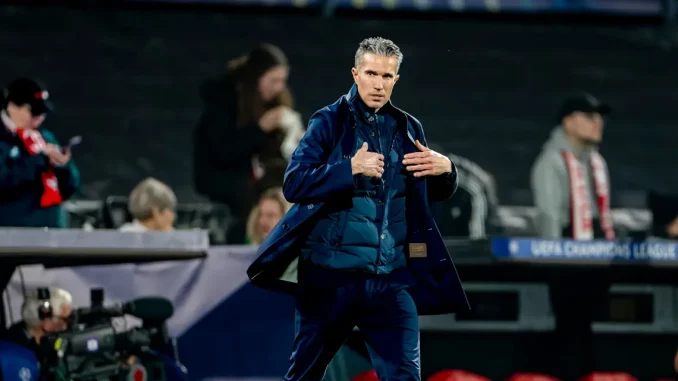 robin-van-persie-side-250305g1200