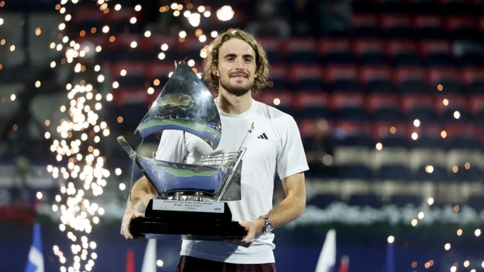 stefanos-tsitsipas-trophy-250301g1200